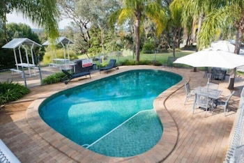 Commercial Golf Resort - Accommodation Guide 5