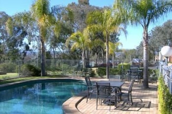 Commercial Golf Resort - Accommodation Guide 3