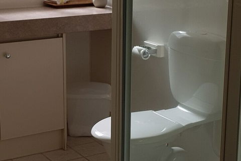 Park Avenue Holiday Units - Accommodation Guide 5