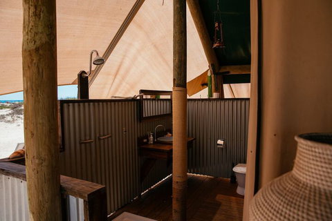 Sal Salis - Accommodation Guide 4