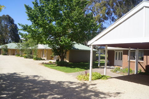 All Seasons Mansfield - Accommodation Asia 1