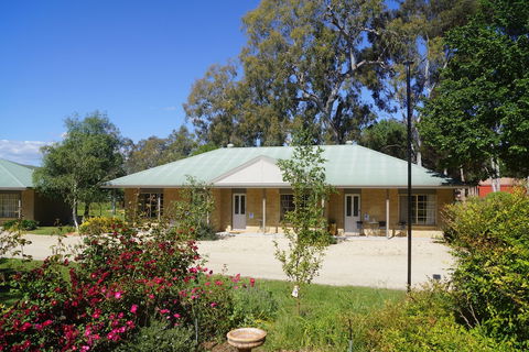 All Seasons Mansfield - Accommodation Asia 2