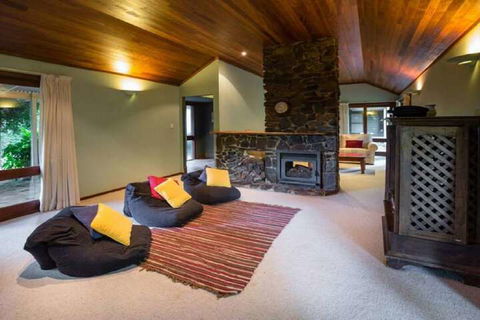 Mt Glorious Getaways - Accommodation Asia 3