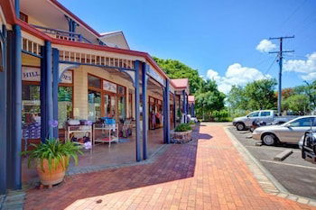 Treetops Seaview Montville - Accommodation Asia 2