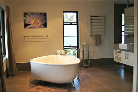 Melawondi Spring Retreat - Accommodation Guide 7