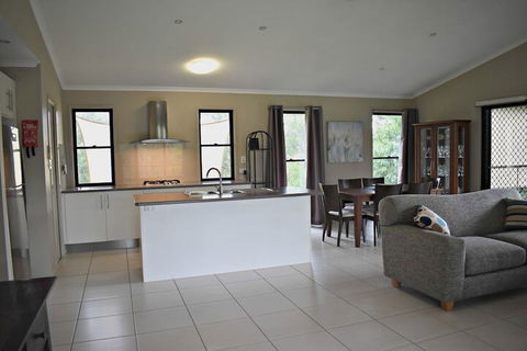 Melawondi Spring Retreat - Accommodation Guide 5