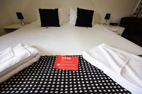 Black Bear Inn - Accommodation Asia 4