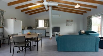 Cervantes Holiday Homes - Accommodation Asia 4