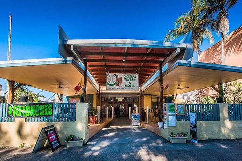 Diggers Tavern - Accommodation Guide 1