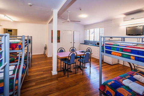 Diggers Tavern - Accommodation Guide 2