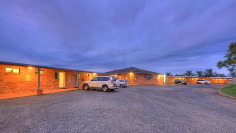 Jacaranda Motor Lodge - Accommodation Guide 5