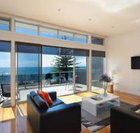 Penguin Waterfront Escape - Accommodation Asia