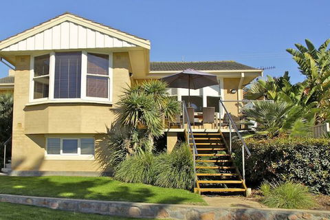 Bay 10 Accommodation - Accommodation Asia 3