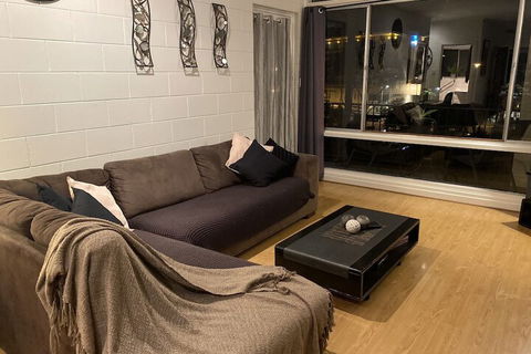 Apartment On Tennyson - Accommodation Asia 4
