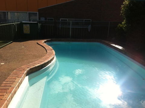Denman Motor Inn - Accommodation Guide 4
