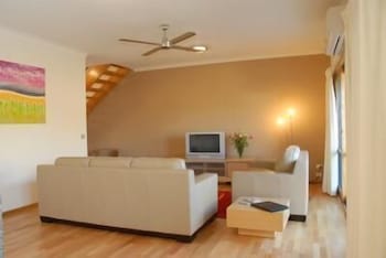 The Lakes Apartments - Accommodation Asia 2