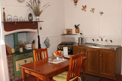 Trinity Cottage - Accommodation Asia 2