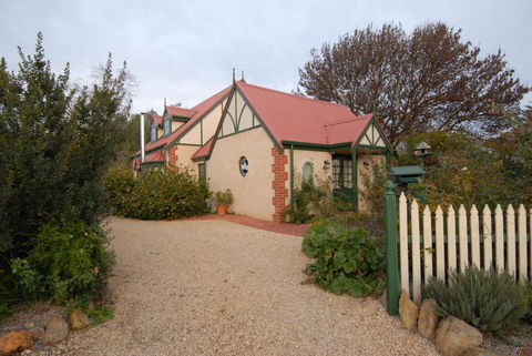 The Dove Cote - Accommodation Asia 6
