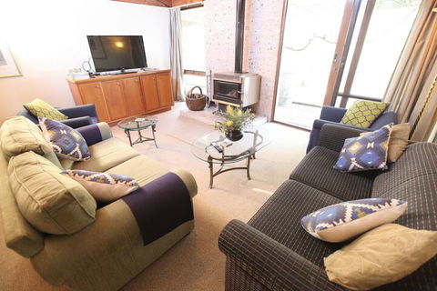 Englewood Ridge - Accommodation Asia 7