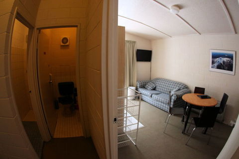 Sugarbush Lodge & Apartments - Accommodation Asia 3