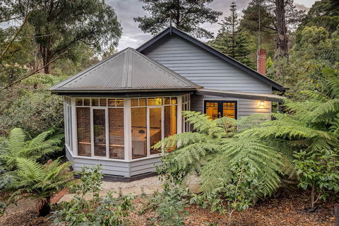 Gatehouse Cottage At Merrow Cottages - Mt Dandenong - Accommodation Asia 2