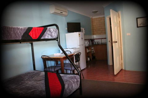 York Motel - Accommodation Asia 5