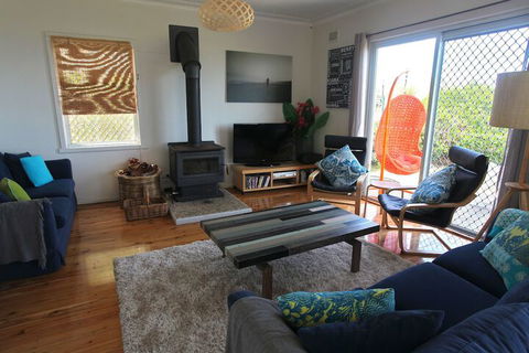 Culburra Beach House - Accommodation Guide 1