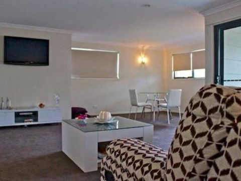 Breeze Bed & Breakfast - Accommodation Asia 5