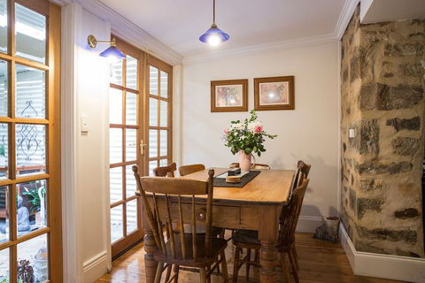 Wishing Well Cottage - Accommodation Guide 4