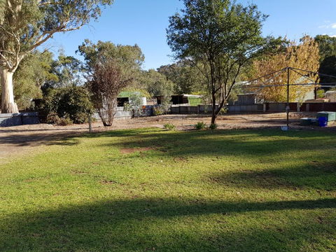 Cooke Cottage - Accommodation Guide 2