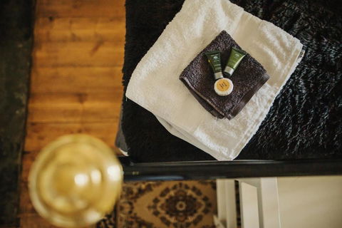 Cooke Cottage - Accommodation Guide 1