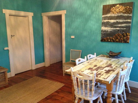 The Spotted Salmon Cottage - Accommodation Guide 5