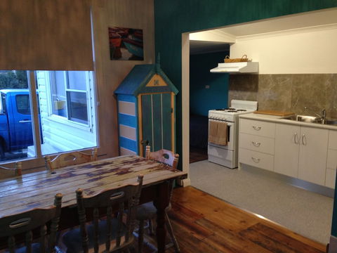 The Spotted Salmon Cottage - Accommodation Guide 3