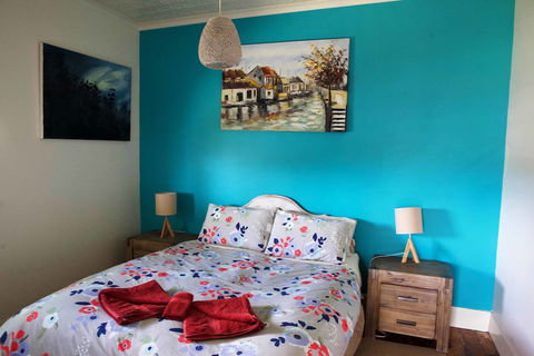 The Spotted Salmon Cottage - Accommodation Guide 1