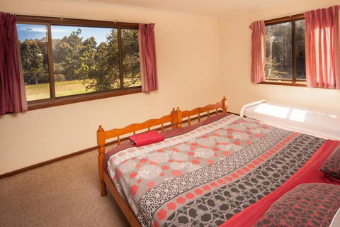 Billa Billa Farm Cottages - Accommodation Guide 5
