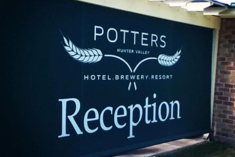 Potters Apartments - Accommodation Asia 1