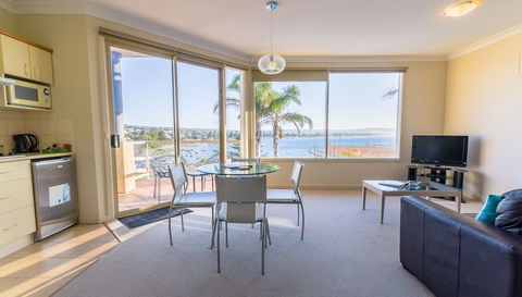 The Bluff Resort Apartments - Accommodation Asia 6
