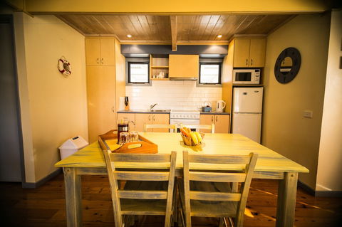 Rayville Boat Houses - Accommodation Asia 3