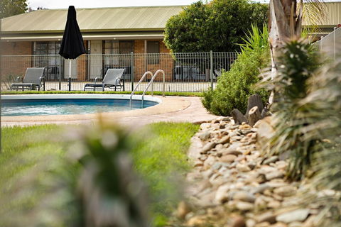 Statesman Motor Inn - Accommodation Asia 3