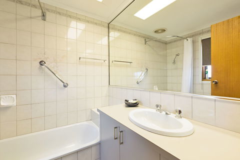 Statesman Motor Inn - Accommodation Asia 5