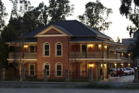 Carlyle Suites & Apartments - Accommodation Asia 0