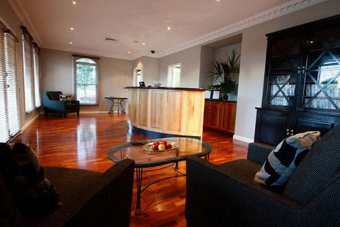 Carlyle Suites & Apartments - Accommodation Asia 1