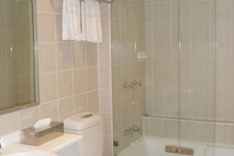 Carlyle Suites & Apartments - Accommodation Asia 5