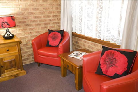 Beechworth Carriage Motor Inn - Accommodation Guide 2