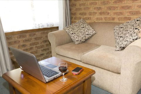 Beechworth Carriage Motor Inn - Accommodation Guide 7