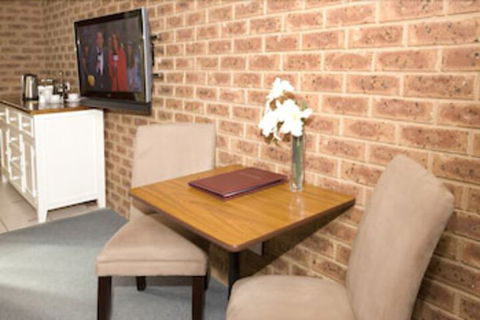Beechworth Carriage Motor Inn - Accommodation Guide 6