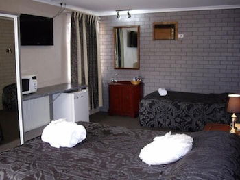 Estelle Kramer Motor Inn - Accommodation Asia 4