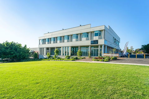Sfera's Park Suites & Convention Centre - Accommodation Guide 1