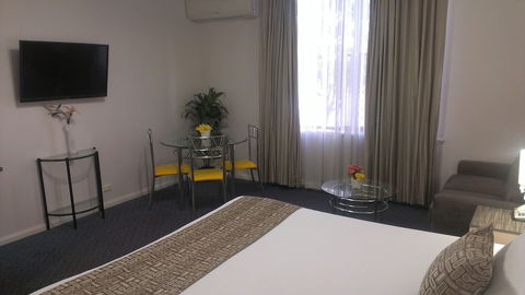 Lindy Lodge Motel - Accommodation Guide 5