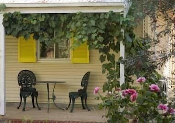 Amy's House - Accommodation Guide 1